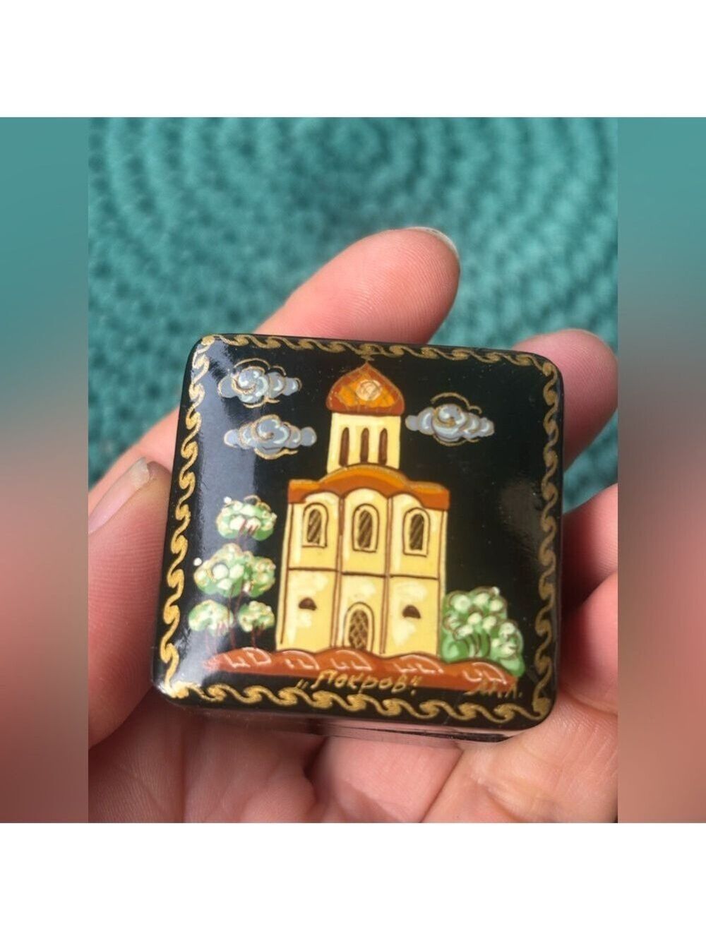 VINTAGE Russian Black Lacquer Handcrafted Black and Gold Cathedral Box ‘Pokrov’